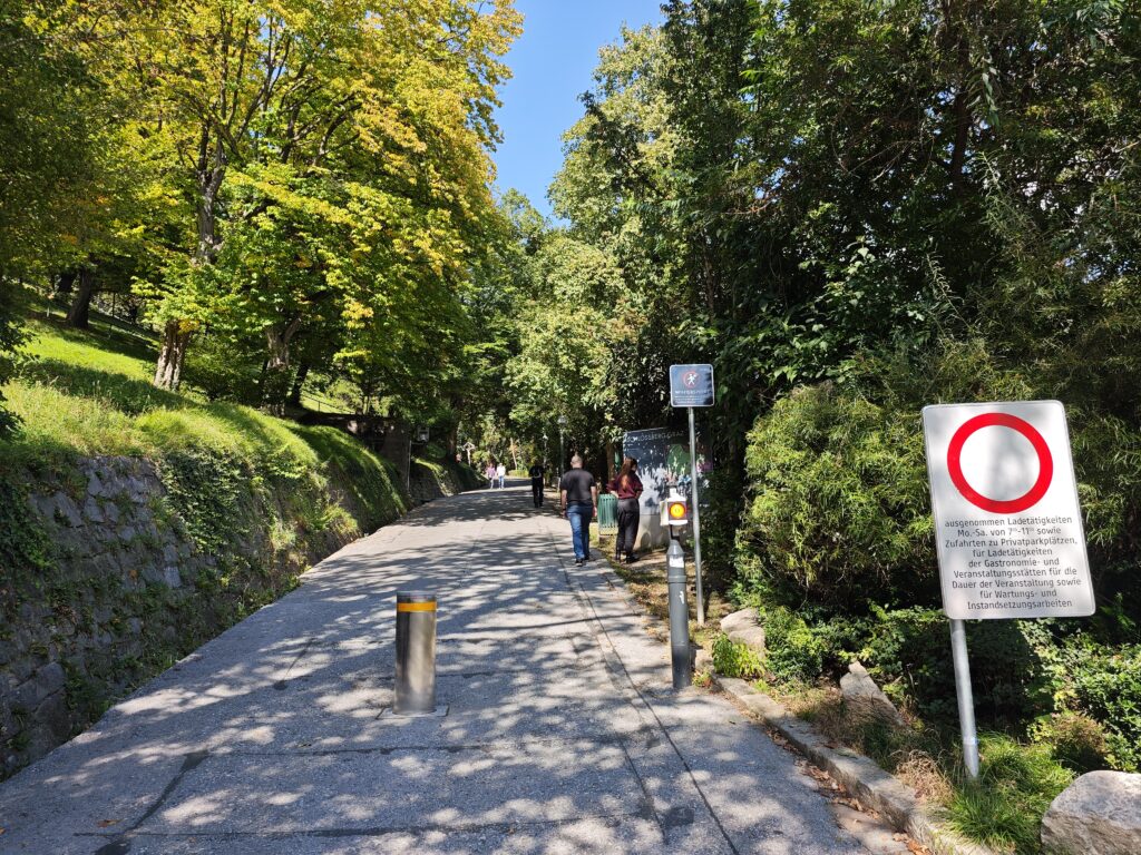 Auffahrt zum Schlossberg Graz