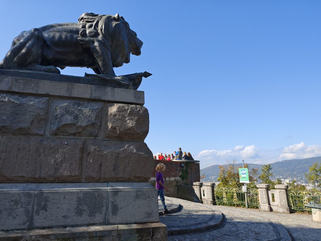 Hackher Löwe Denkmal am Schlossberg